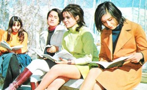 Mujeres en Irán antes de la revolución de 1979 /  elimperiodedes.wordpress.com